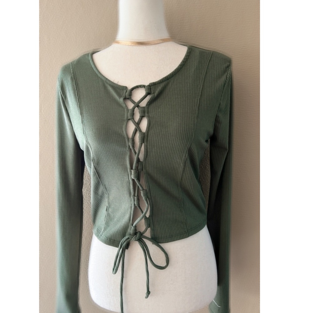 Lace up front long sleeve ribbed top - Picture 5 of 6